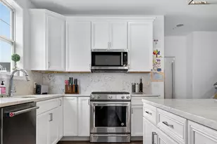 2202 Townhome Wy, Huntington Station, NY 11746 - Photo 18