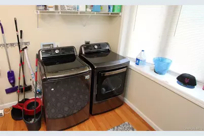 225 Bedford Lane, Fishkill, NY 12524 - Photo 10