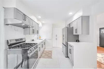 295 W 24th Street, Deer Park, NY 11729 - Photo 6