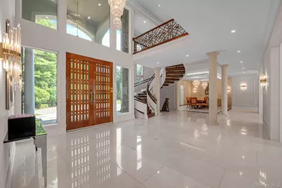 55 Coves Run, Oyster Bay, NY 11791 - Photo 4