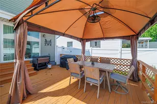 44 Tyler St, Freeport, NY 11520 - Photo 18