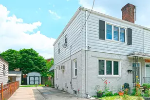 63-05 138th St, Flushing, NY 11367 - Photo 2