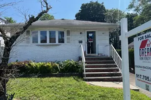 87 W Clinton Ave, Roosevelt, NY 11575 - Photo 4