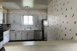 87 W Clinton Ave, Roosevelt, NY 11575 - Photo 18