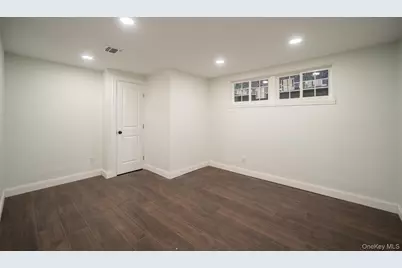 368 Landing Avenue, Smithtown, NY 11787 - Photo 32