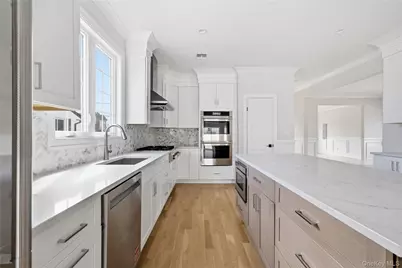 39 Jomarr Court, Massapequa, NY 11758 - Photo 18