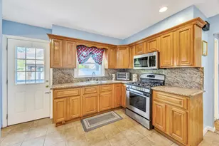 336 Princeton St, Westbury, NY 11590 - Photo 4