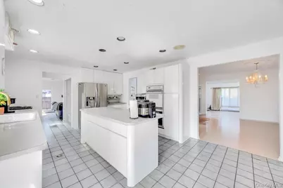 34 Gloria Place, Plainview, NY 11803 - Photo 2