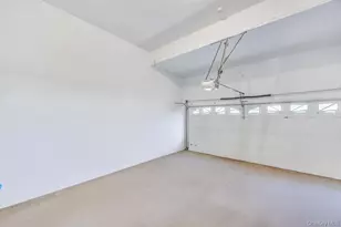 34 Gloria Pl, Plainview, NY 11803 - Photo 32