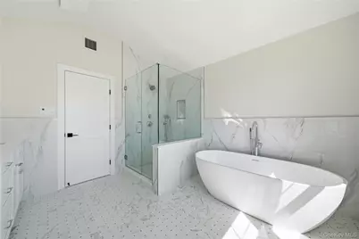 32 Massapequa Avenue, Massapequa Park, NY 11762 - Photo 34
