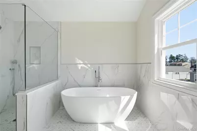 32 Massapequa Avenue, Massapequa Park, NY 11762 - Photo 36