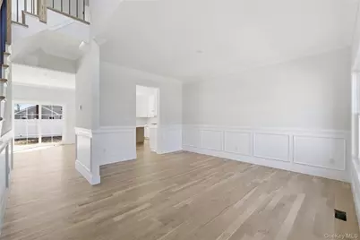32 Massapequa Avenue, Massapequa Park, NY 11762 - Photo 8