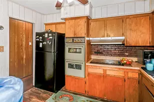 35 Anna St, Bay Shore, NY 11706 - Photo 6