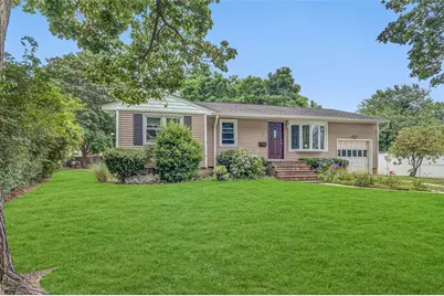 35 Anna Street, Bay Shore, NY 11706 - Photo 2