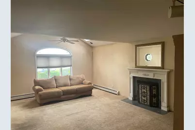 12 Slate Lane, Levittown, NY 11756 - Photo 4