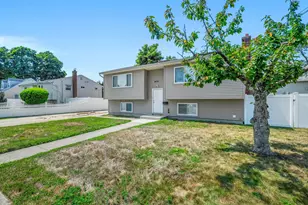 2435 Great Neck Rd, Copiague, NY 11726 - Photo 2