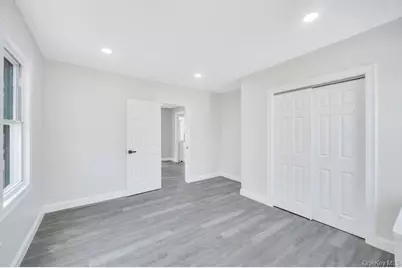 272 N Columbus Avenue, Freeport, NY 11520 - Photo 16