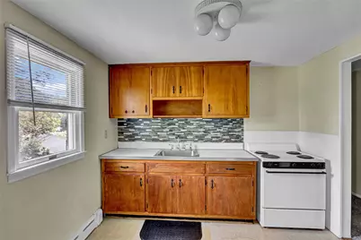 181 Maple Avenue, East Meadow, NY 11554 - Photo 20