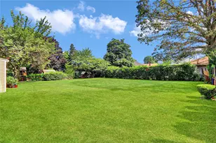 181 Maple Ave, East Meadow, NY 11554 - Photo 28