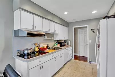 181 Maple Avenue, East Meadow, NY 11554 - Photo 8