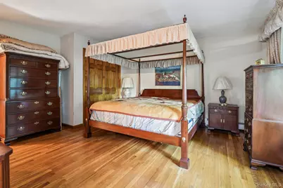 22 Reynolds Road, Glen Cove, NY 11542 - Photo 10