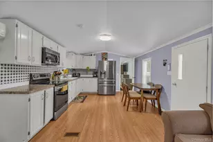 1795 Osborn Ave, Riverhead, NY 11901 - Photo 14