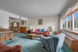 34 Heath Pl, Hempstead, NY 11550 - Photo 4