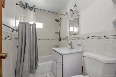 34 Heath Place, Hempstead, NY 11550 - Photo 10