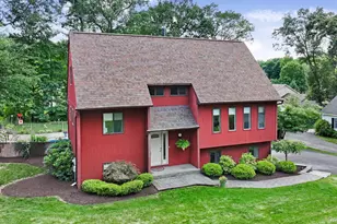 34 Rockwood Dr, Newburgh, NY 12550 - Photo 2