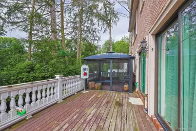 90 Baker Hill Road, Great Neck, NY 11023 - Photo 4