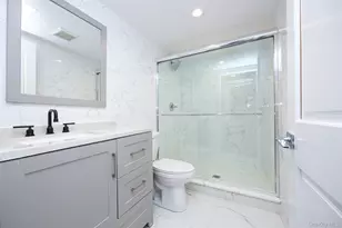 90 Baker Hill Rd, Great Neck, NY 11023 - Photo 24