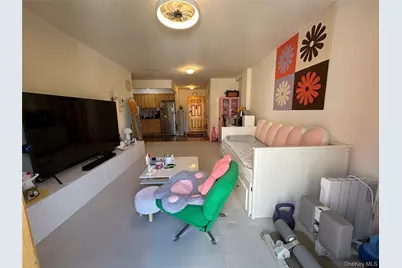 140-26 Cherry Avenue #5D, Flushing, NY 11355 - Photo 2