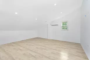 25 Fuller Ct, New York, NY 10306 - Photo 16