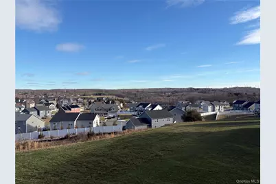 34 Dartmouth Drive, Poughkeepsie, NY 12603 - Photo 4