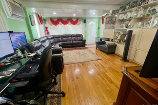 93-53 207th St, Queens Village, NY 11428 - Photo 12