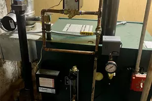 93-53 207th St, Queens Village, NY 11428 - Photo 34