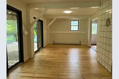 121 E Hook Cross Road, Hopewell Junction, NY 12533 - Photo 4