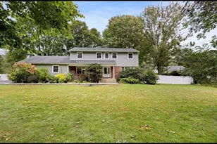 240 Plainview Rd, Woodbury, NY 11797 - Photo 2