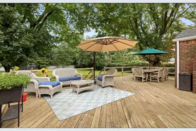 240 Plainview Road, Woodbury, NY 11797 - Photo 14