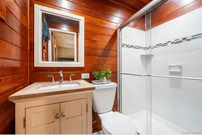 8 Kenswick Lane, Huntington Station, NY 11746 - Photo 14