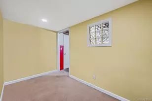 8 Kenswick Ln, Huntington Station, NY 11746 - Photo 20