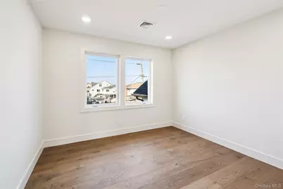 771 S 9th Street, Lindenhurst, NY 11757 - Photo 18