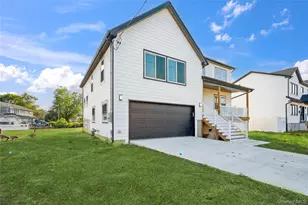 771 S 9th St, Lindenhurst, NY 11757 - Photo 4