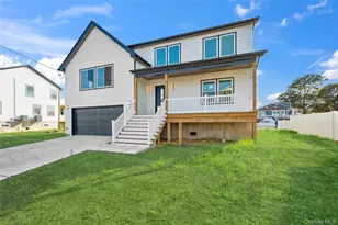 771 S 9th St, Lindenhurst, NY 11757 - Photo 2