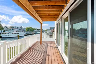 771 S 9th St, Lindenhurst, NY 11757 - Photo 34