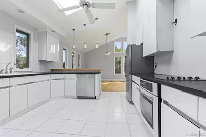 324 Durkee Lane, Patchogue, NY 11772 - Photo 14