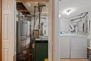 51-29 69th Pl, Woodside, NY 11377 - Photo 16