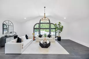 54 Pine Hill Ln, Dix Hills, NY 11746 - Photo 18