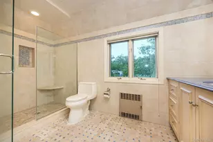 3 Buckingham Pl, Great Neck, NY 11021 - Photo 24