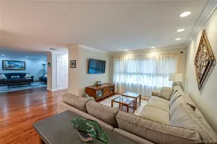 48 Archie Pl, West Islip, NY 11795 - Photo 12